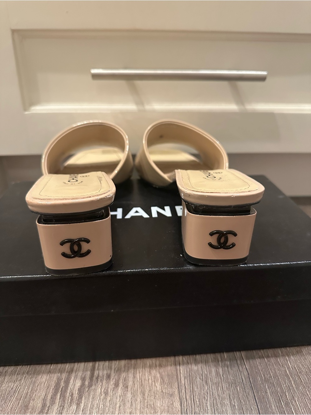 CHANEL Beige Patent Leather Slide Sandals with CC Heel